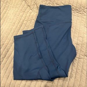 Zyia navy light n tight capris with pockets